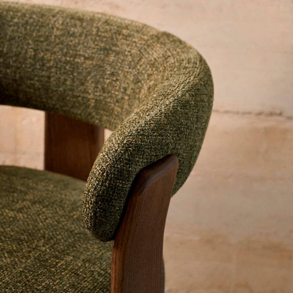Chaise Oudi en Bois Massif et Tissu Texturé Vert Olive