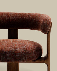 Chaise Oudi en Bois Massif et Tissu Texturé Vert Olive